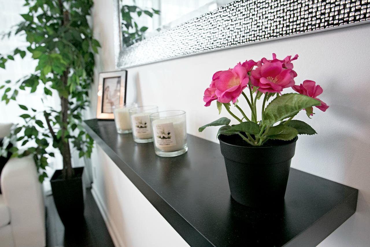 Royal Stays Condominiums - Upscale Downtown Suites 토론토 외부 사진
