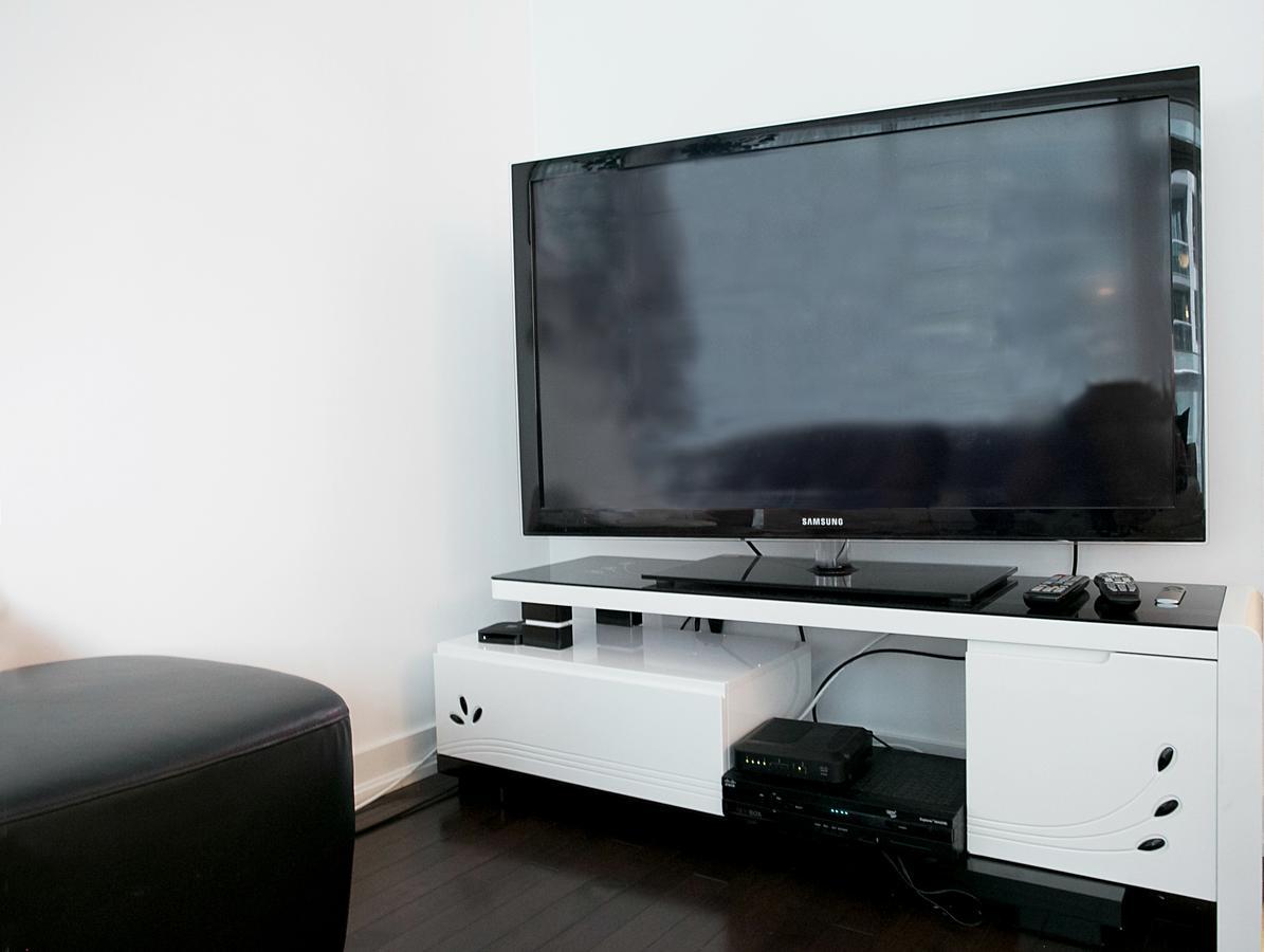 Royal Stays Condominiums - Upscale Downtown Suites 토론토 외부 사진